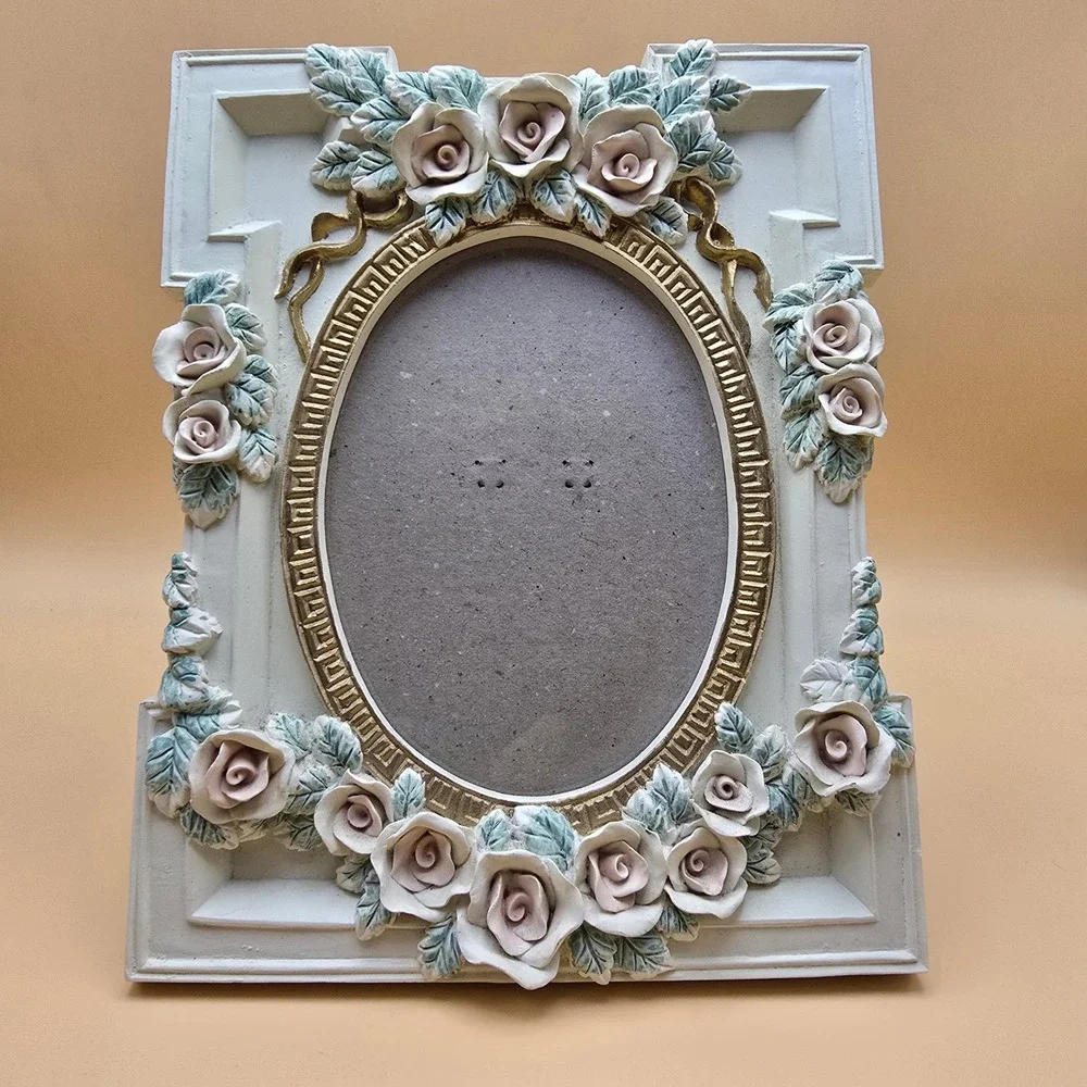 Vintage(1970-1999)Era Ornate Rose Photo Frame Oval‎ Tabletop Display Cottagecore